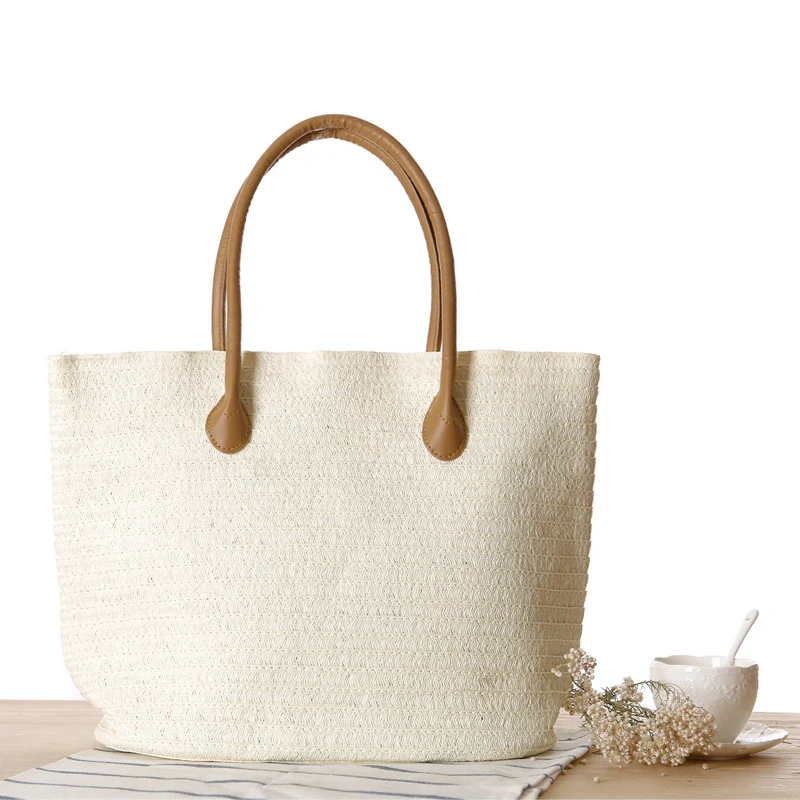 Geräumige Stroh-Tragetasche mit eleganten Lederriemen Skanto