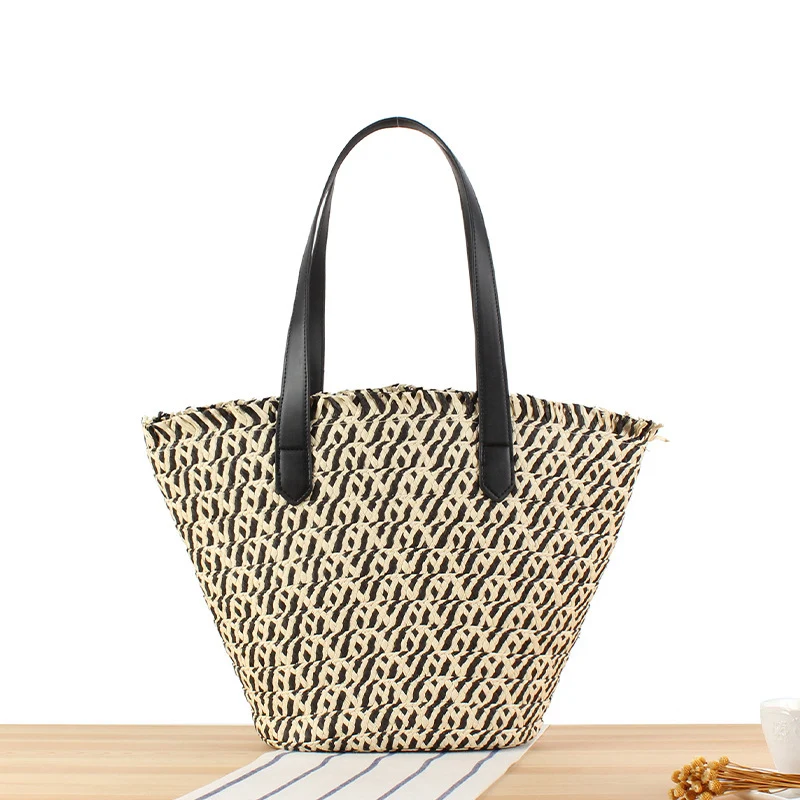 Elegante Korbtasche mit feinem Muster Skanto