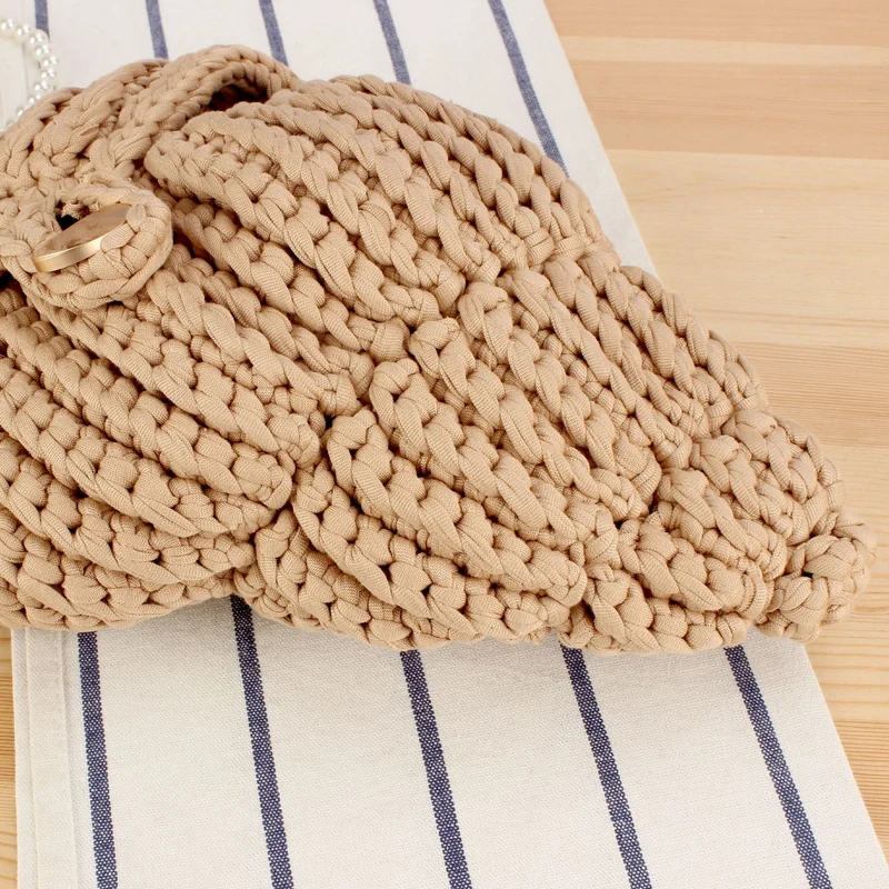 Elegante Handtasche im Muschel-Design Skanto