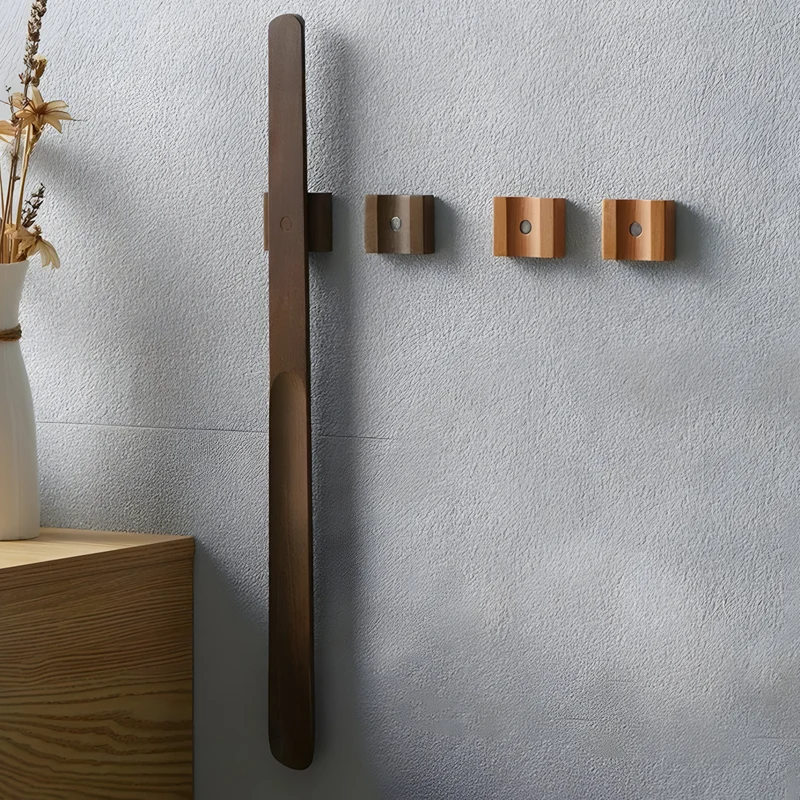 ComfortKick – Magnetischer Schuhanzieher aus Holz | Skanto