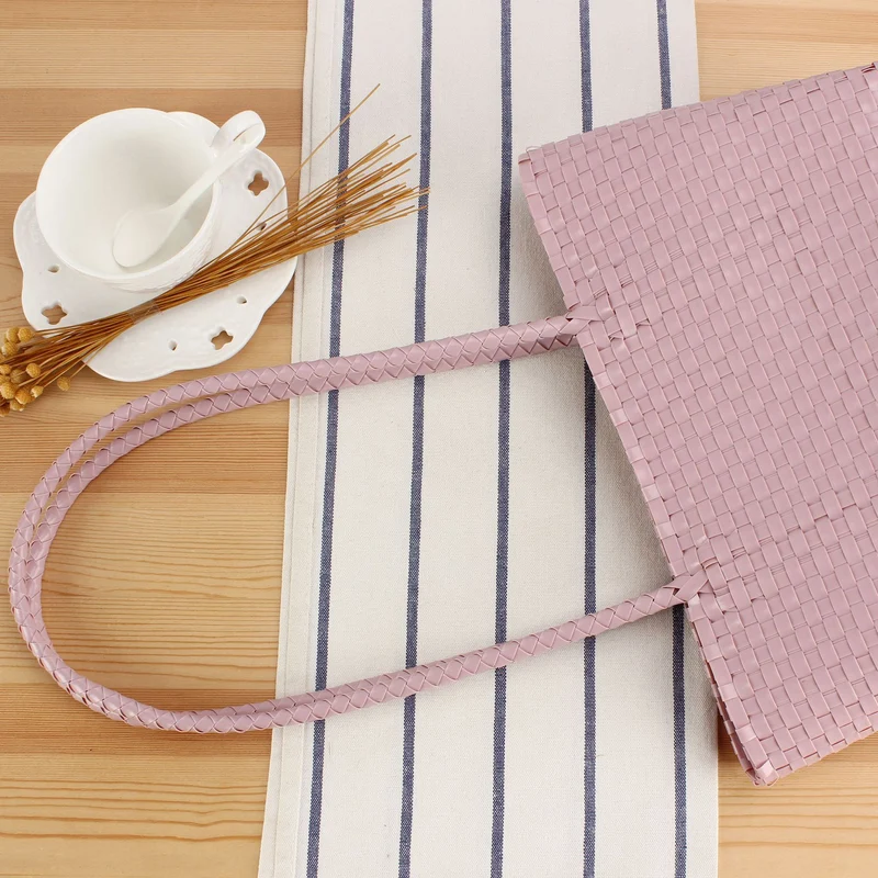 Handtasche mit Flechtdesign und langen Trägern Skanto