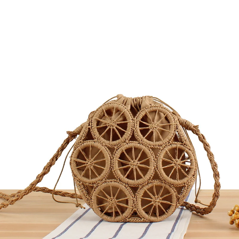 Runde Raffia-Schultertasche mit einzigartigem Strukturdesign Skanto
