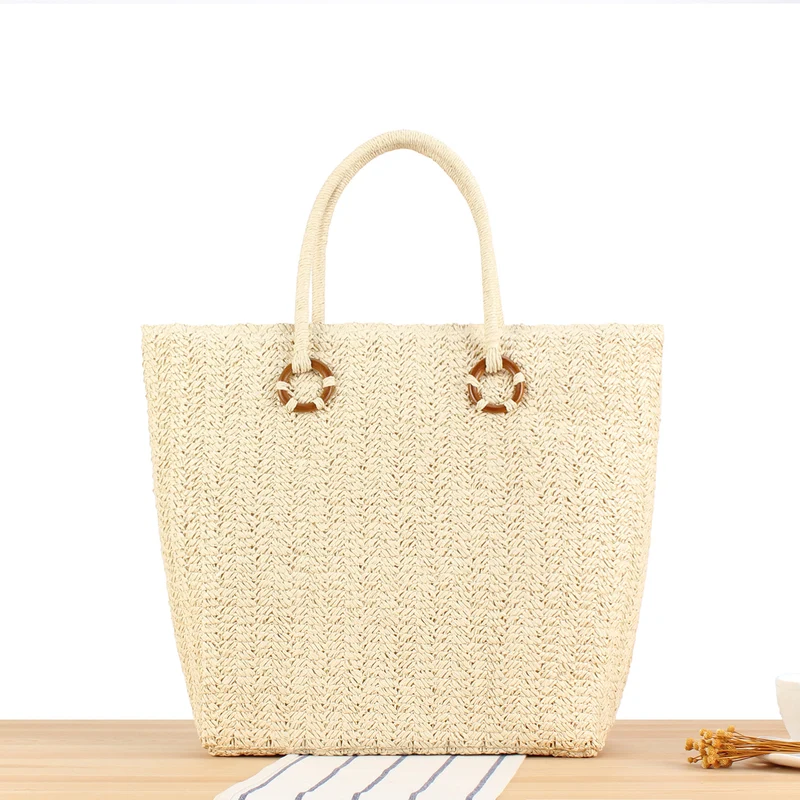 Geflochtene Strandtasche mit Holzdetails Skanto