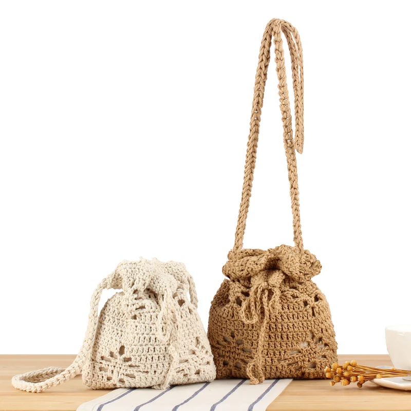 Handgefertigte Häkel-Schultertasche mit Blumenmuster Skanto