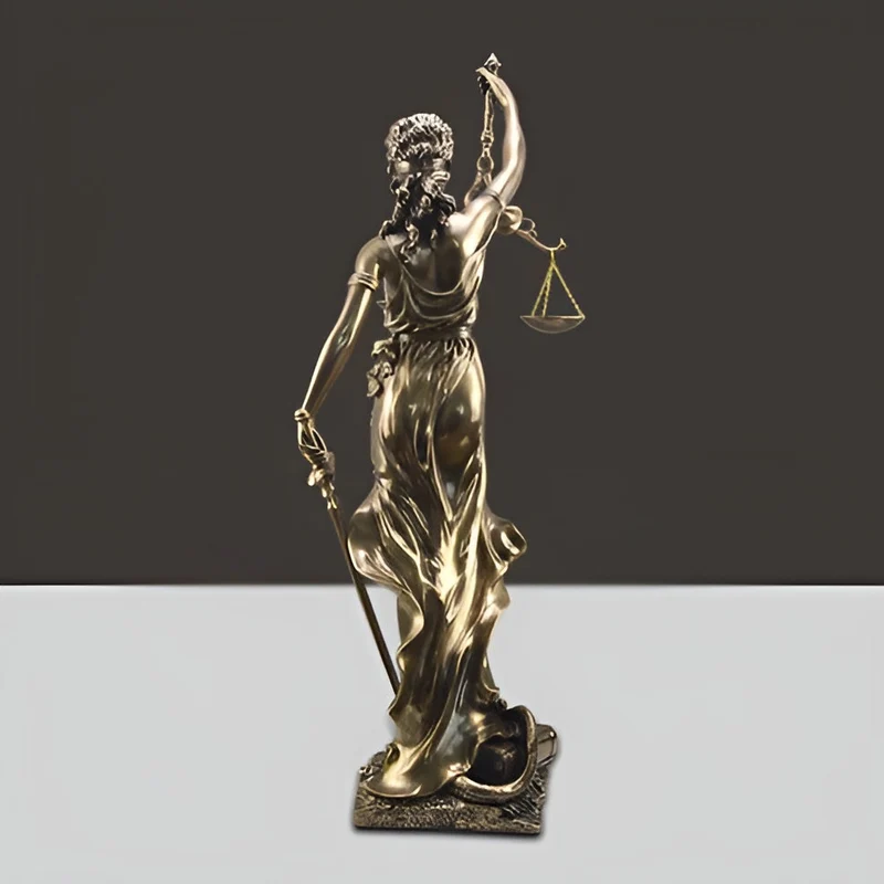 Statue der Justitia – Eine elegante dekorative Skulptur der Justitia