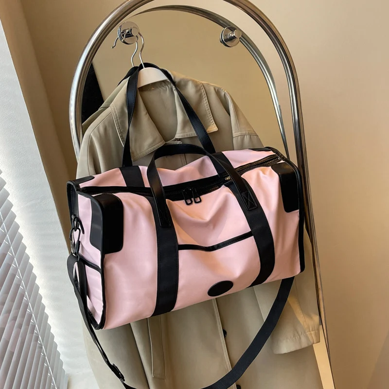 Sportliche Freizeit-Reisetasche aus strapazierfähigem Material mit verstellbarem Schultergurt Skanto