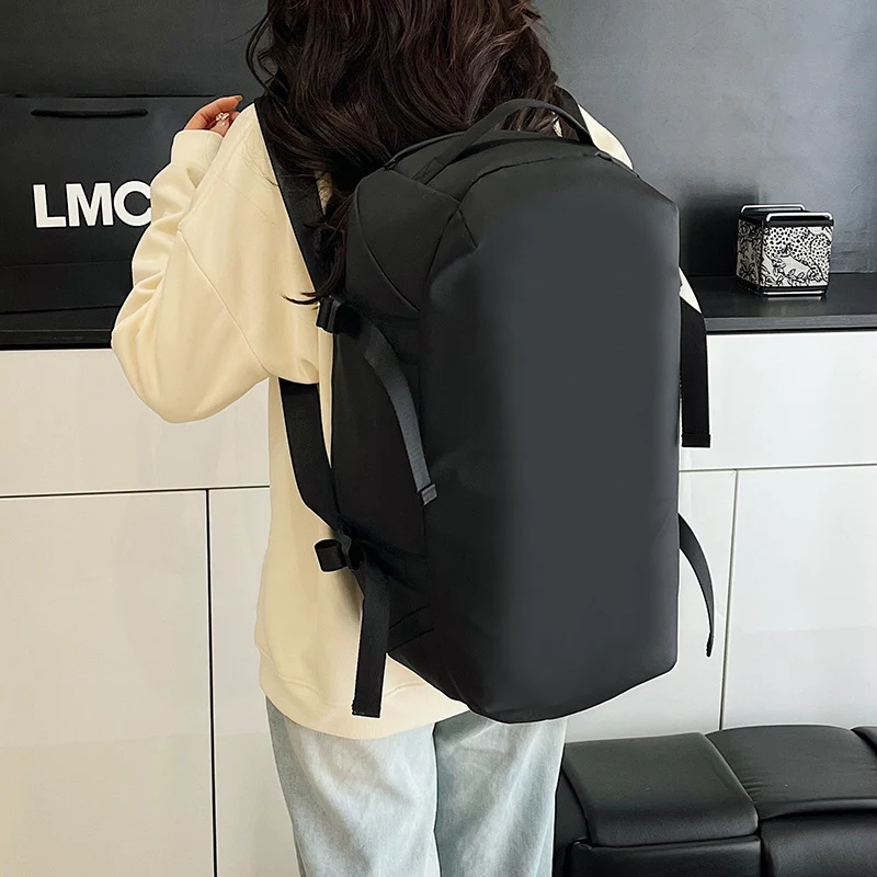 Sportliche Reisetasche mit verstellbarem Tragesystem für einen aktiven Lebensstil Skanto