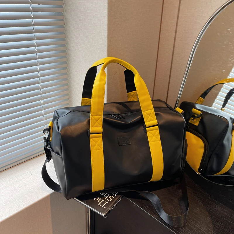 Sportliche Reisetasche aus strapazierfähigem, wasserabweisendem Material mit vielseitigen Tragemöglichkeiten Skanto