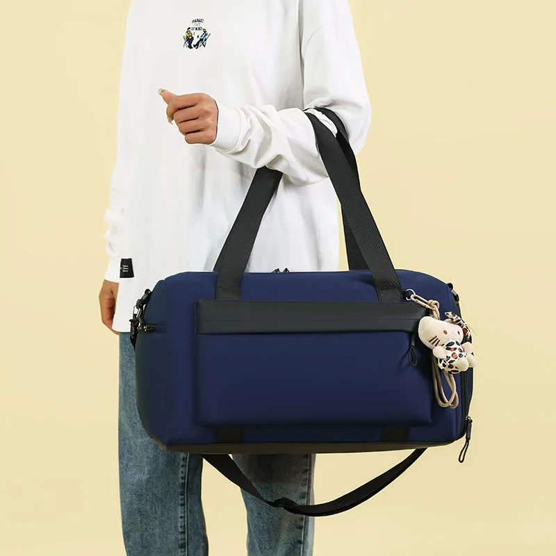Sportliche Reisetasche mit praktischen Fächern und abnehmbarem Schultergurt Skanto