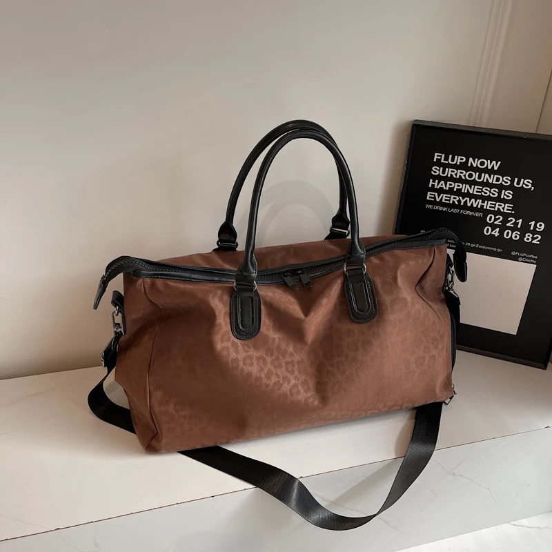 Elegante Reisetasche mit innovativem Leopardenmuster Skanto