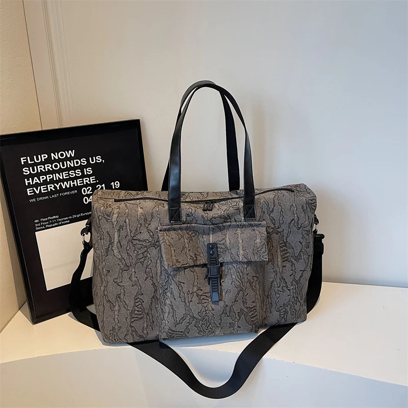 Board- und Reisetasche mit verstellbarem Schultergurt Skanto