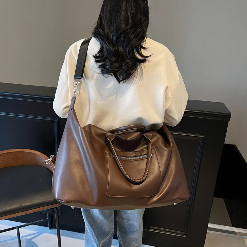 Stilvolle Reisetasche mit robustem Design und verstellbarem Schultergurt Skanto