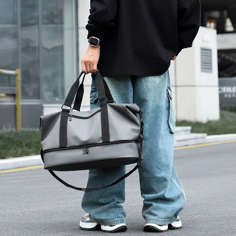 Sportliche und wasserabweisende Reisetasche mit verstellbarem Tragesystem Skanto