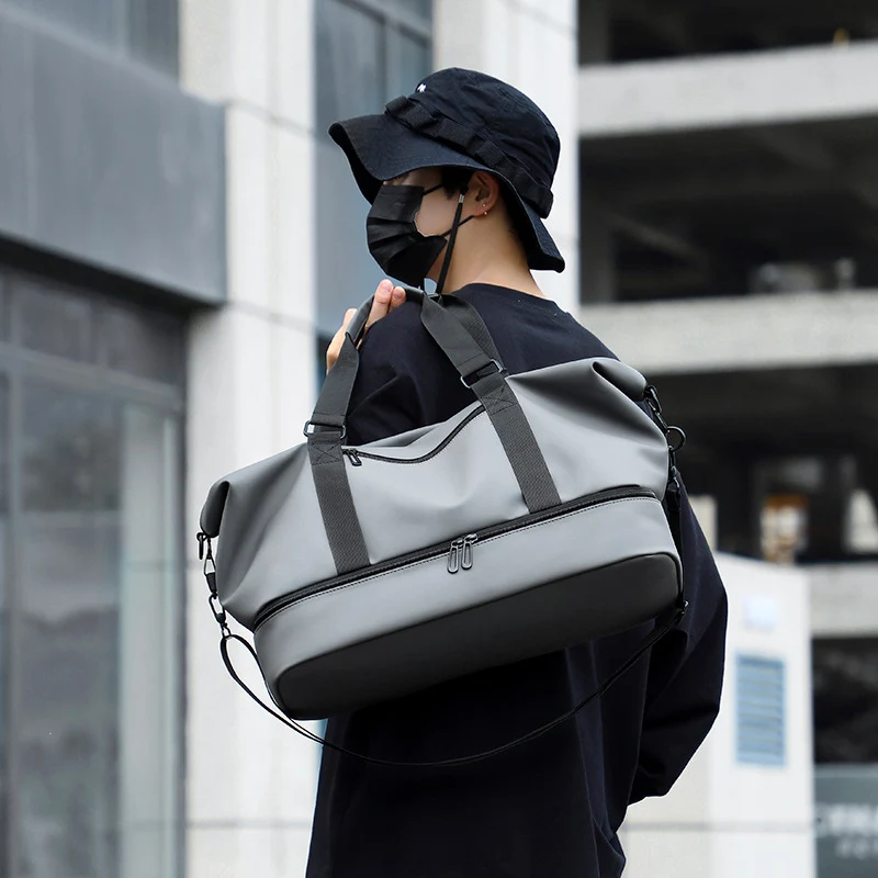 Sportliche und wasserabweisende Reisetasche mit verstellbarem Tragesystem Skanto