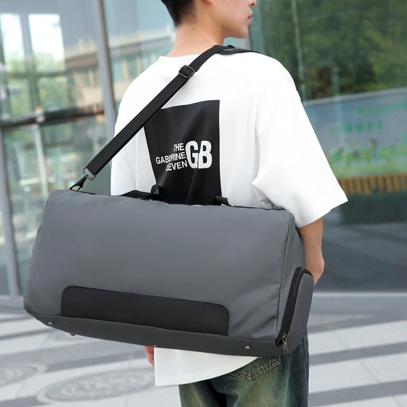Sportliche Reisetasche mit viel Stauraum und vielseitigem Tragesystem Skanto